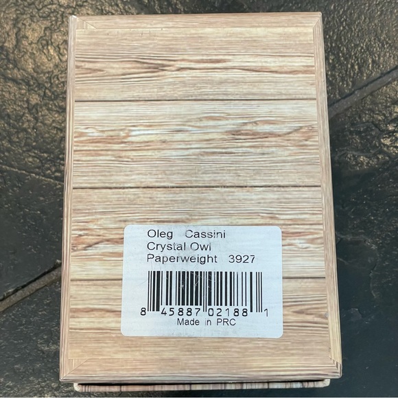 Oleg Cassini Crystal Owl with Green eyes. Paperweight - Picture 11 of 11